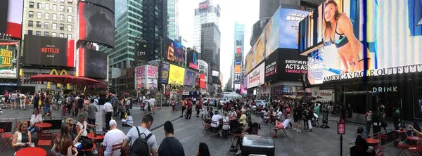 Gaining the Competitive Edge with Location Intelligence: How Clothing Brands Can Outperform Rivals
