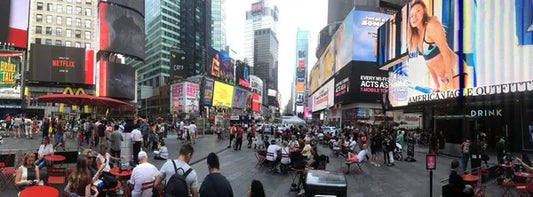 Gaining the Competitive Edge with Location Intelligence: How Clothing Brands Can Outperform Rivals